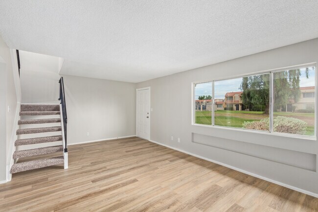 Photo - 4817 W Marlette Ave Townhome