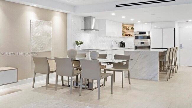 Foto del edificio - 2301 Collins Ave