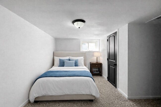 Building Photo - 3824 37th Pl