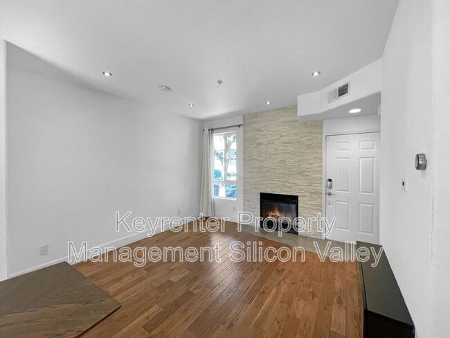 Building Photo - 3157 Regency Ave