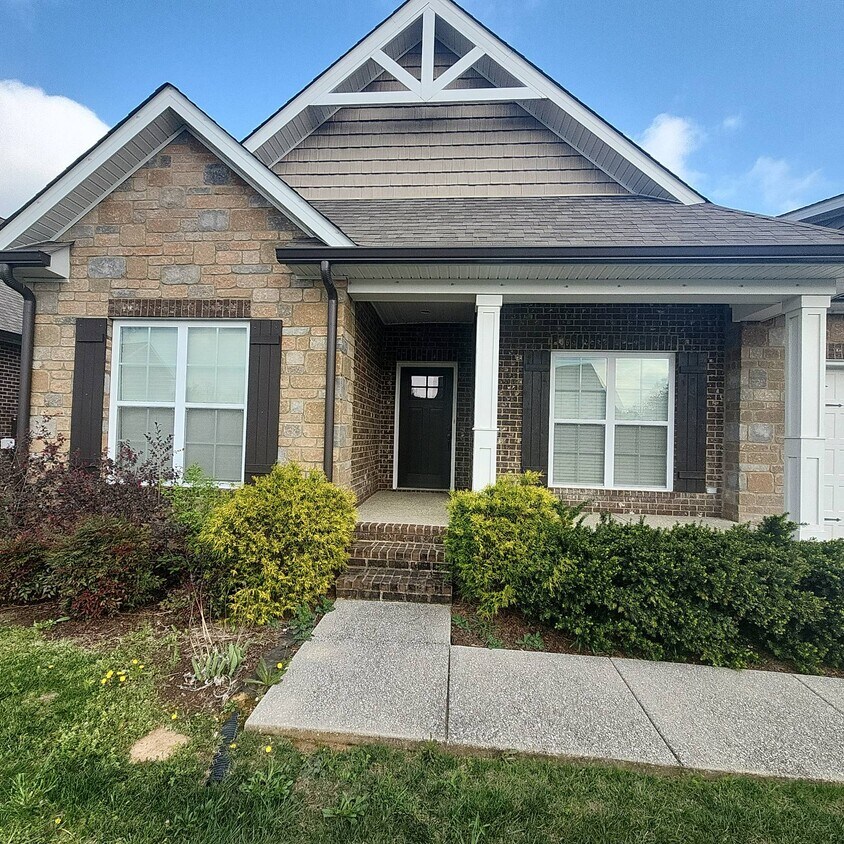 Primary Photo - 1137 Cross Pointe Dr