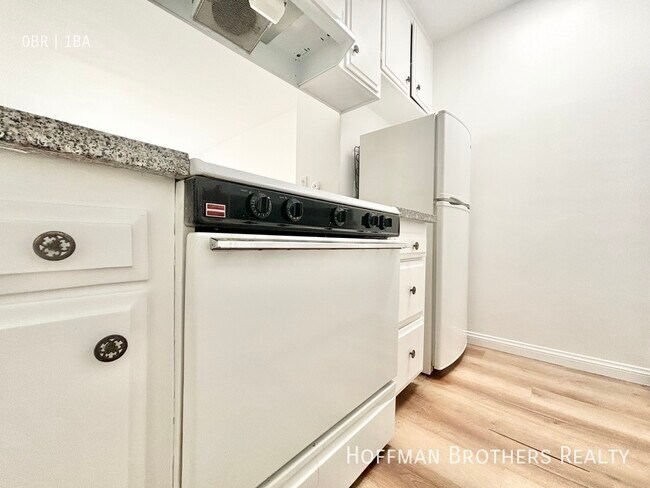 Building Photo - 1724 Winona Blvd