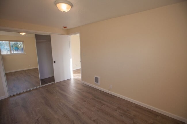 Foto del edificio - 165-167 Miriam St