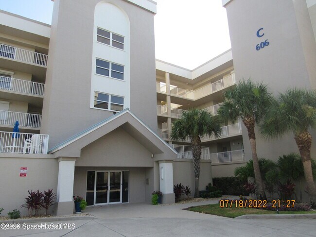 Foto del edificio - 606 Shorewood Dr