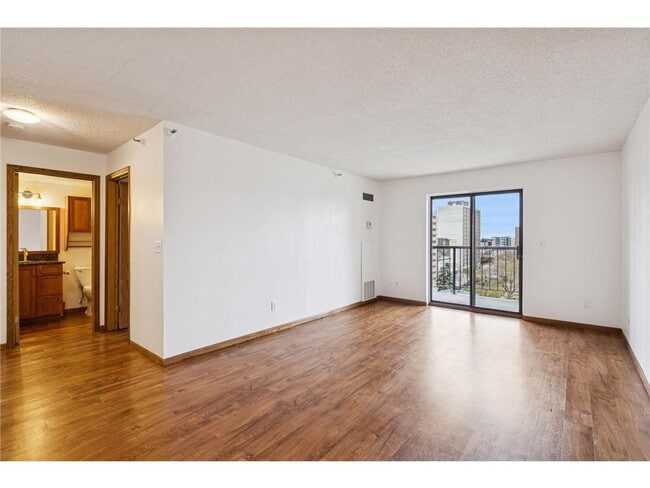 Foto del edificio - 78 10th St E