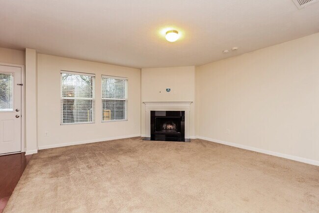 Building Photo - 2716 Miranda Dr