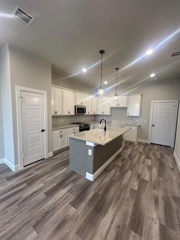 Building Photo - 4005 Avion Dr