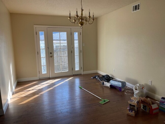 Building Photo - Clean 3 Bedroom 1 Bath 1050 sqft., Carmich...