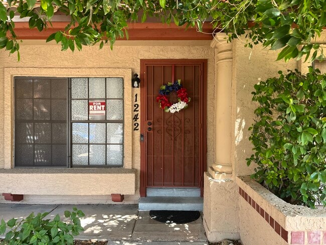 Building Photo - 4901 E Kelton Ln