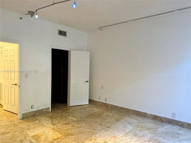 Foto del edificio - 2 bedroom in Aventura FL 33160
