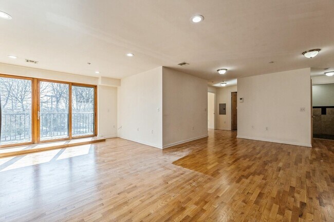Foto del edificio - 17 Meadow Rd