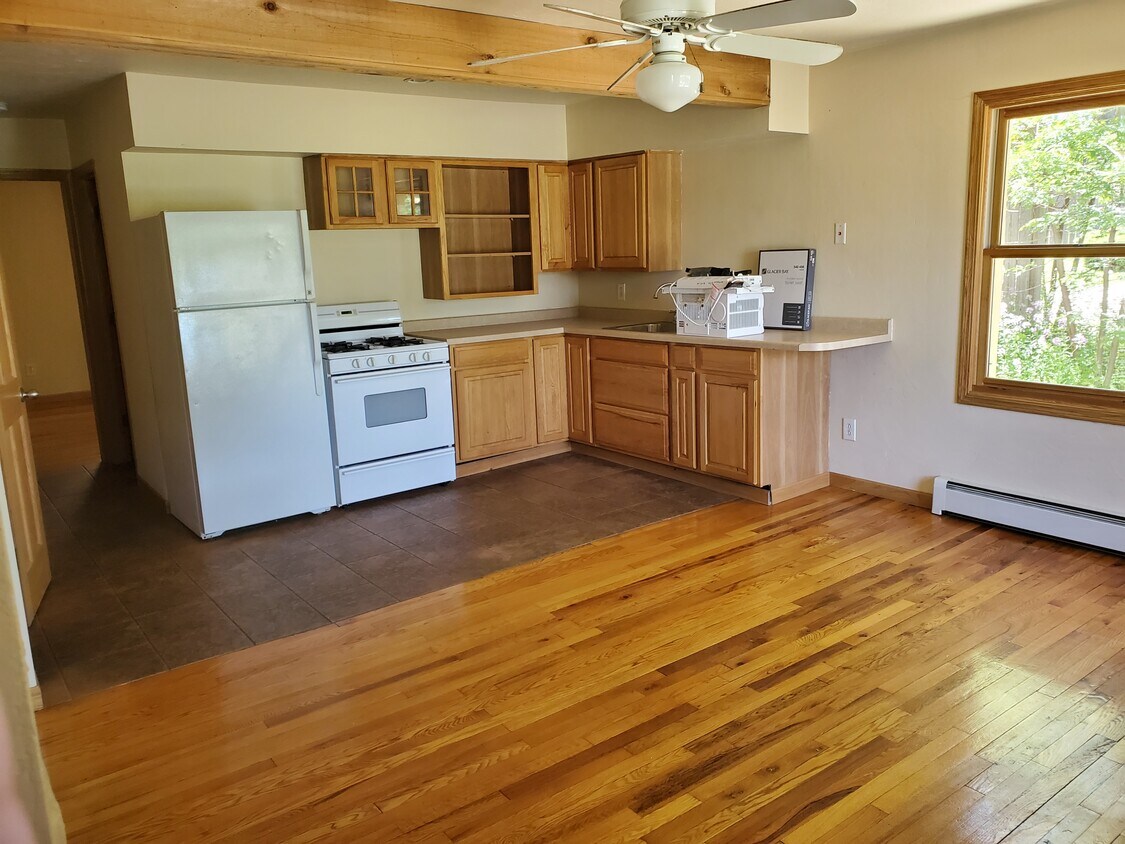 805 W Highland St, Whitewater, WI 53190 Townhome Rentals in