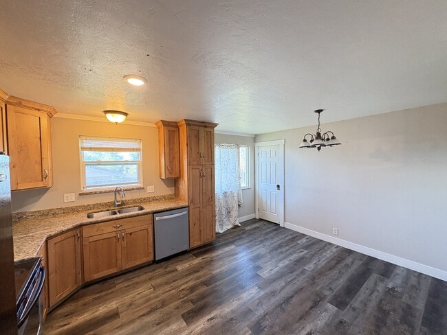 Foto del edificio - 6540 King Valley Rd