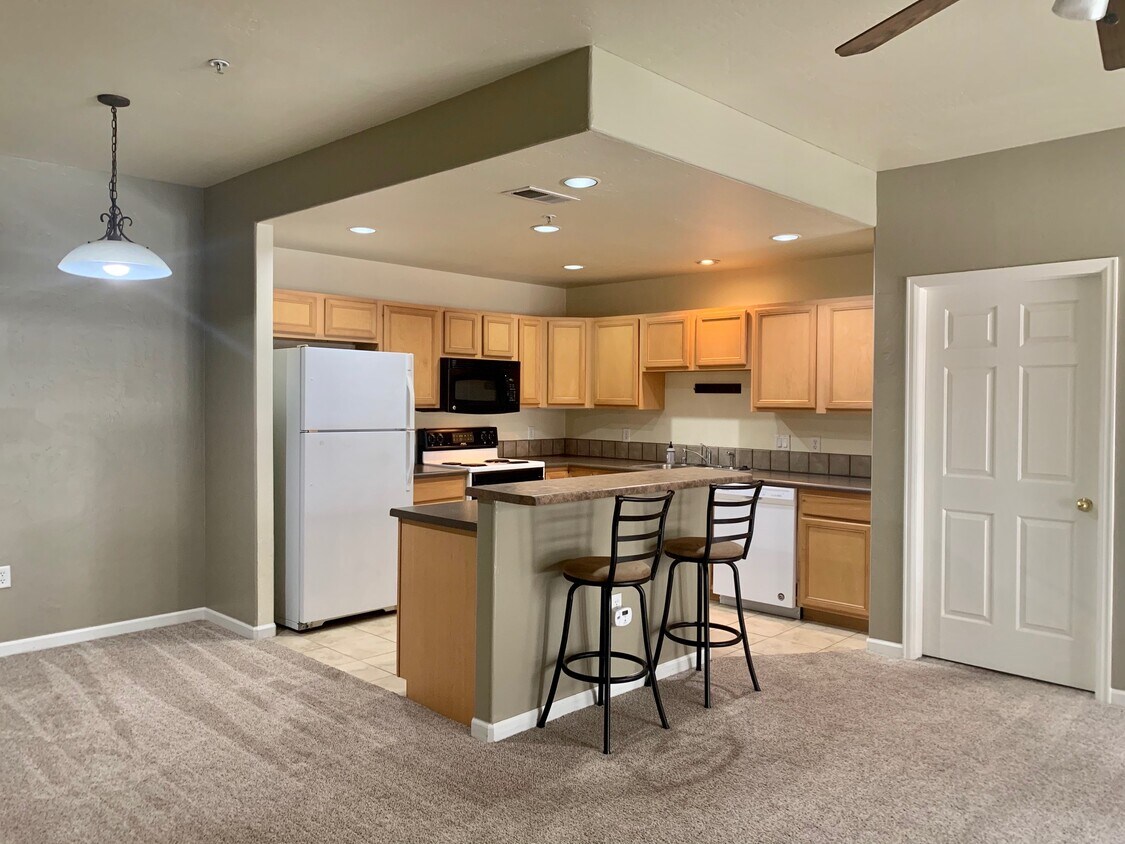 Foto principal - 2701 Midland Ave