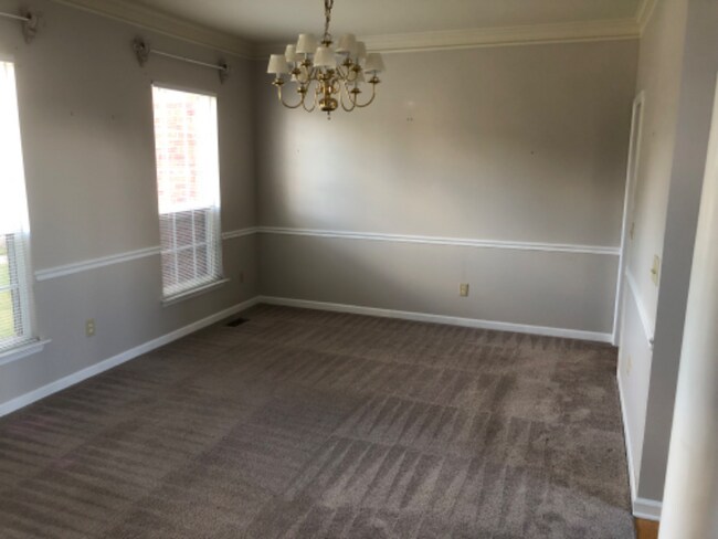 Building Photo - 405 Fontaine Dr