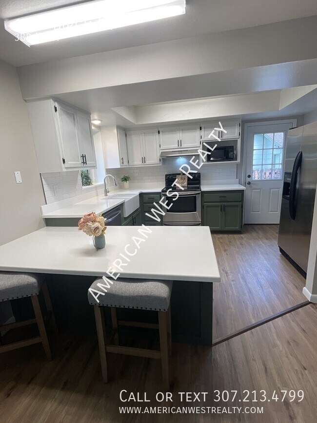 Foto del edificio - 3bed/2bath/2car with basement