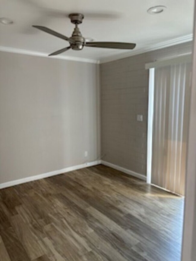 Building Photo - 1402 S Bonarden Ln