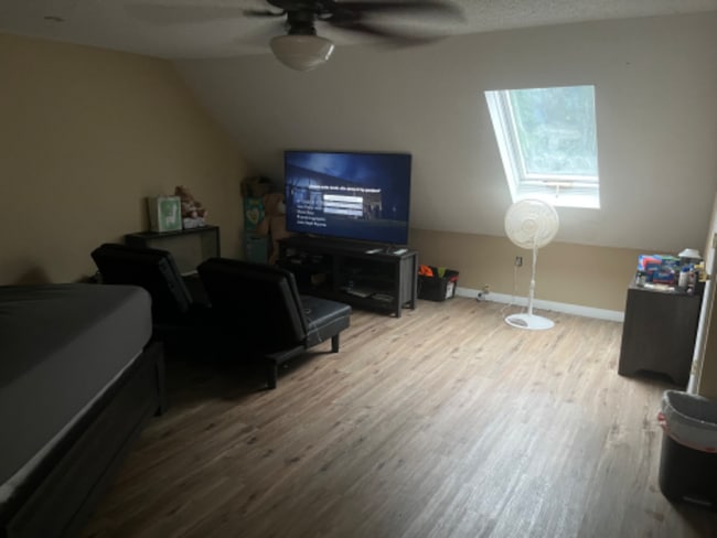 Building Photo - 10 Cindy Dr