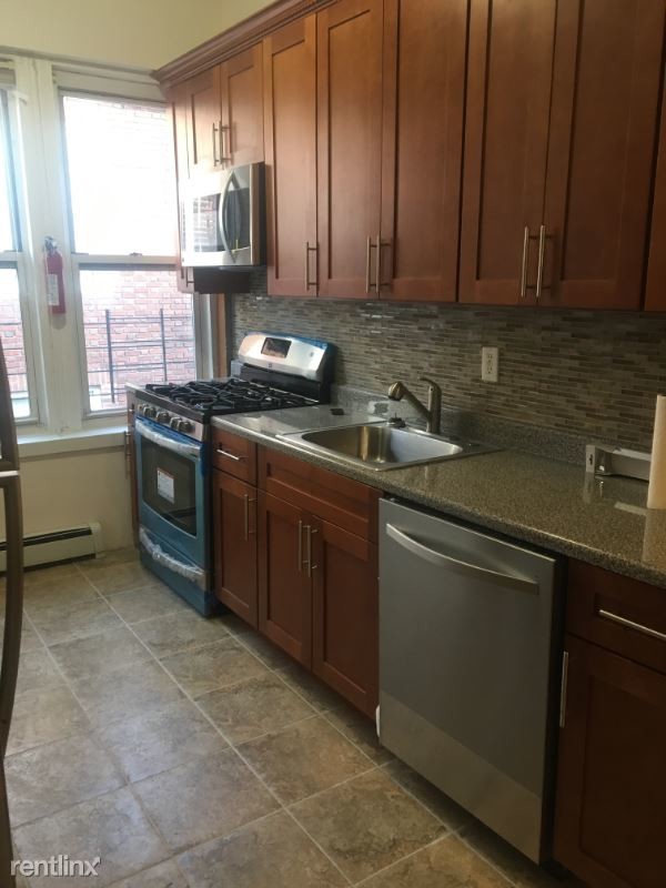 Primary Photo - 3 br, 1 bath Apartment - 134 Sullivan Place