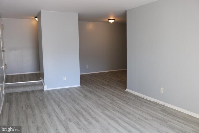 Foto del edificio - 11238 Cherry Hill Rd