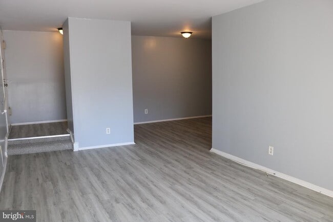 Building Photo - 11238 Cherry Hill Rd