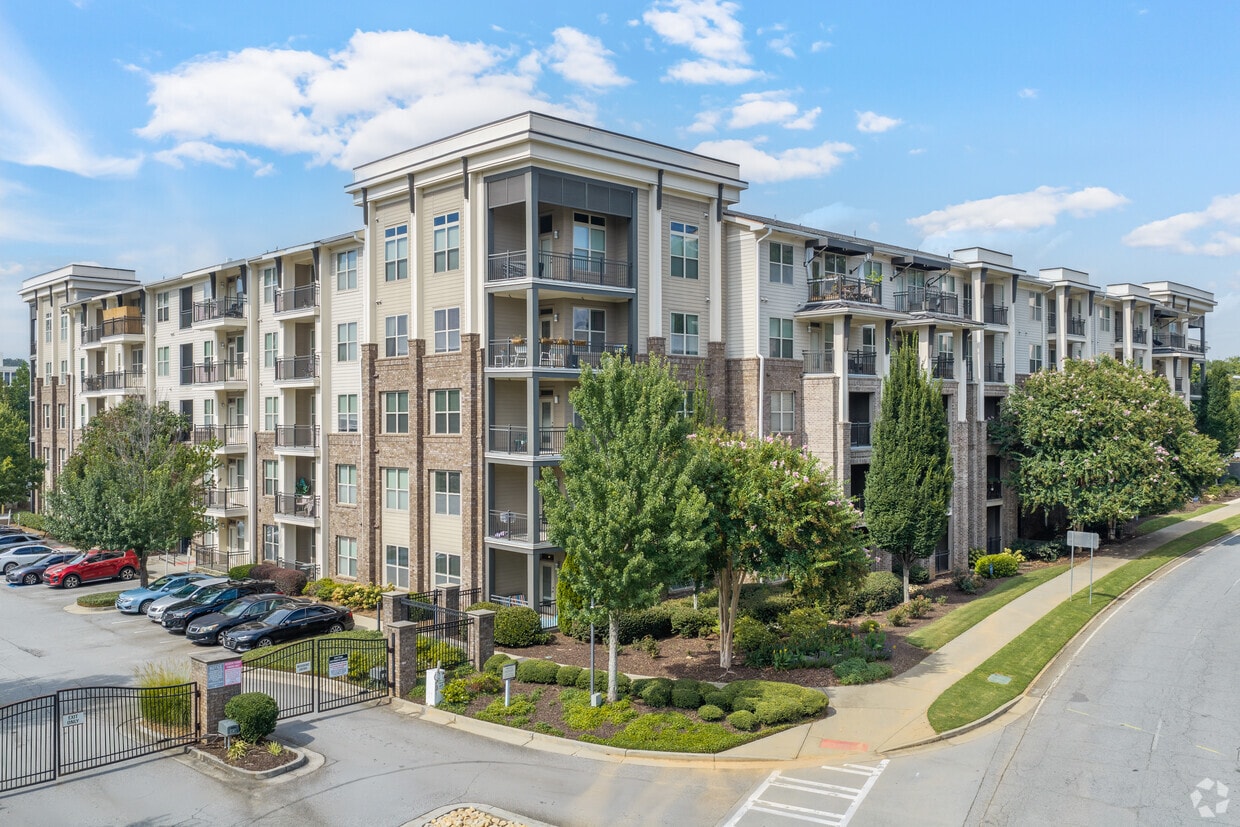 Centra at North Druid Hills - Centra at North Druid Hills