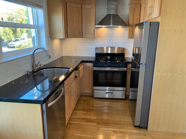 Kitchen - 119 Peralta Ave