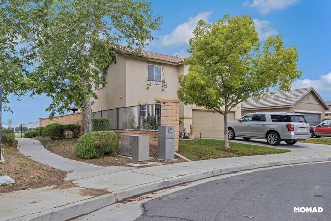 Foto del edificio - Charming 4BR House in Perris