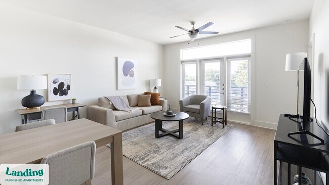 Foto del edificio - 5200 White Settlement Rd