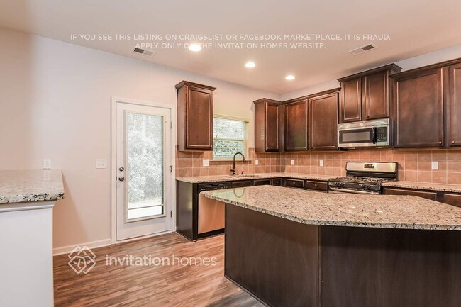 Building Photo - 500 Prominence Cir