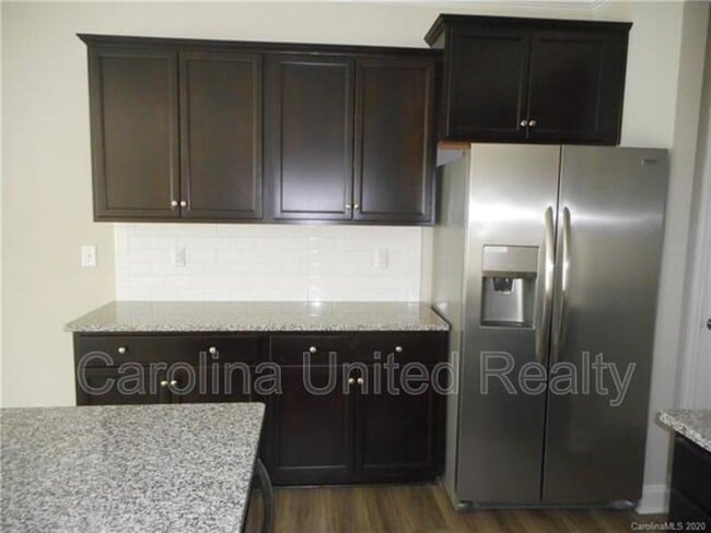 Foto del edificio - 8731 Harris Lake Ln