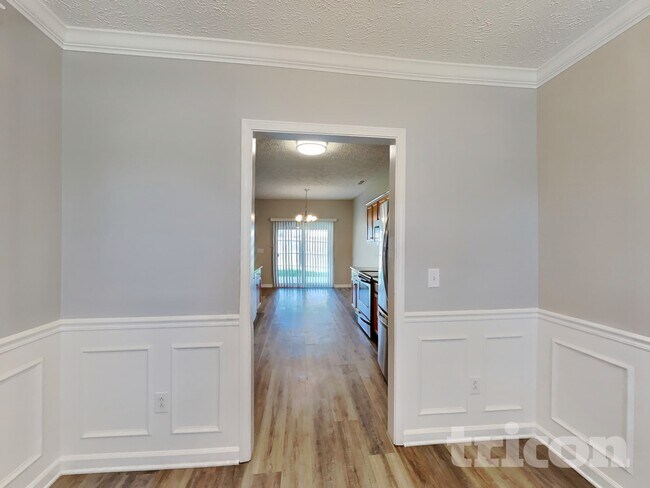 Building Photo - 1456 Colyn Avenue