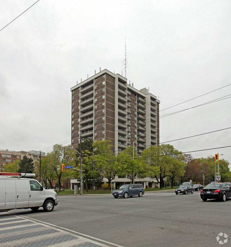 Primary Photo - Avenue Place