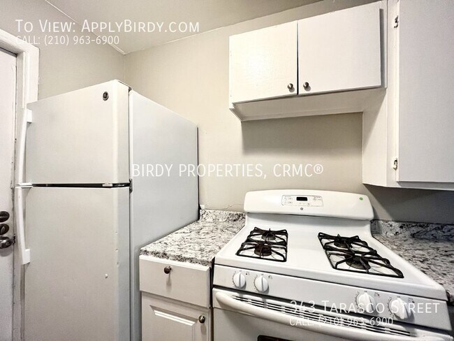 Building Photo - **2 Bed, 1 Bath Duplex Located in Northsid...