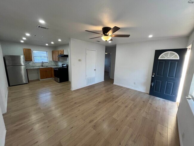 Foto del edificio - 2908 Cunningham Dr