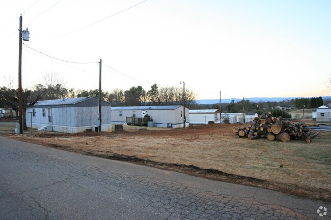 Foto del edificio - FG Communities Morganton Suburban Valley