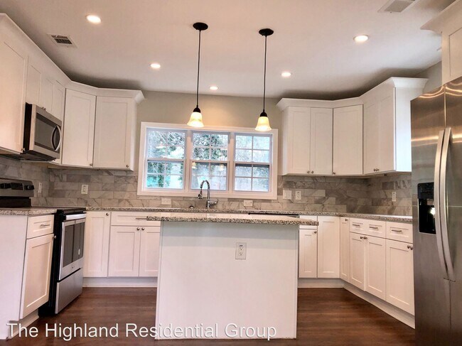 Building Photo - 3 br, 2 bath House - 1884 Sylvan Road