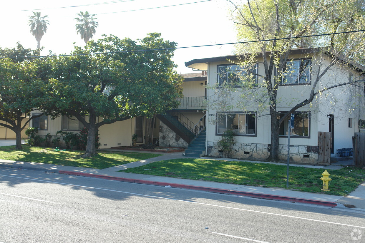 Primary Photo - 200 Hamilton Ave