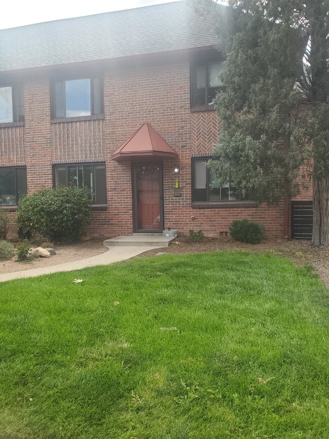 Front - 3339 N Harrison St