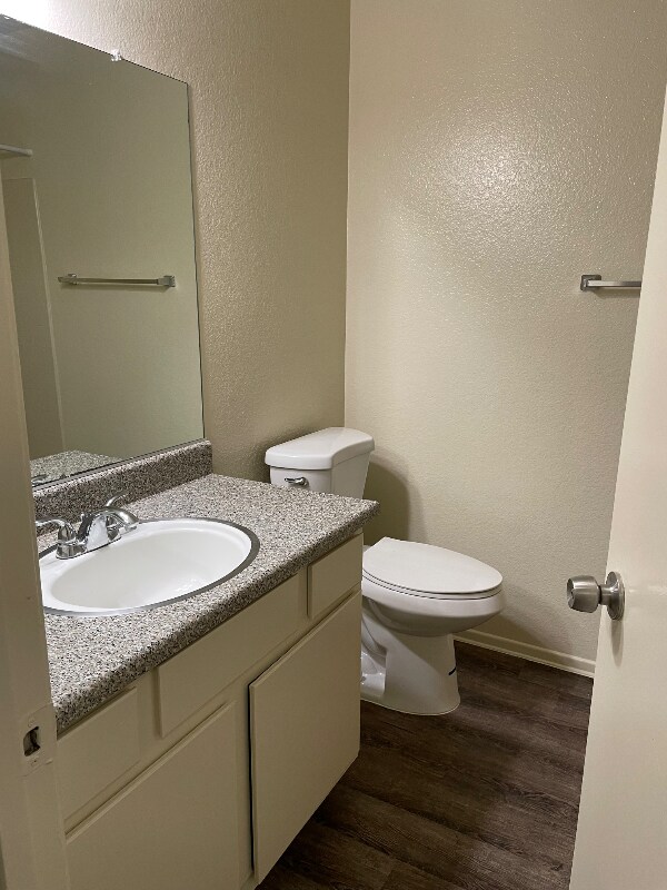 Foto principal - 674 W 41st St