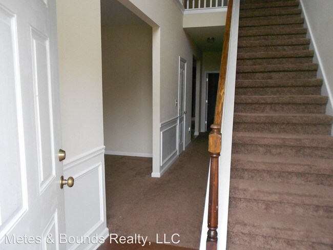 Building Photo - 5 br, 3.5 bath House - 425 Trousseau Lane