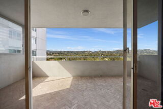 Foto del edificio - 875 Comstock Ave