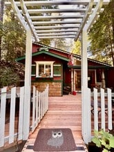 Building Photo - 654 Redwood Rd