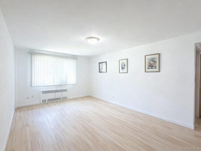 Foto del edificio - 111-21 66th Ave