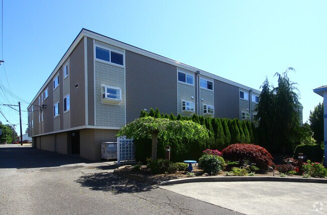 Building Photo - 233 3rd Ave N