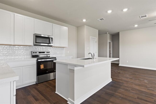 Building Photo - 244 Little Grn Trl