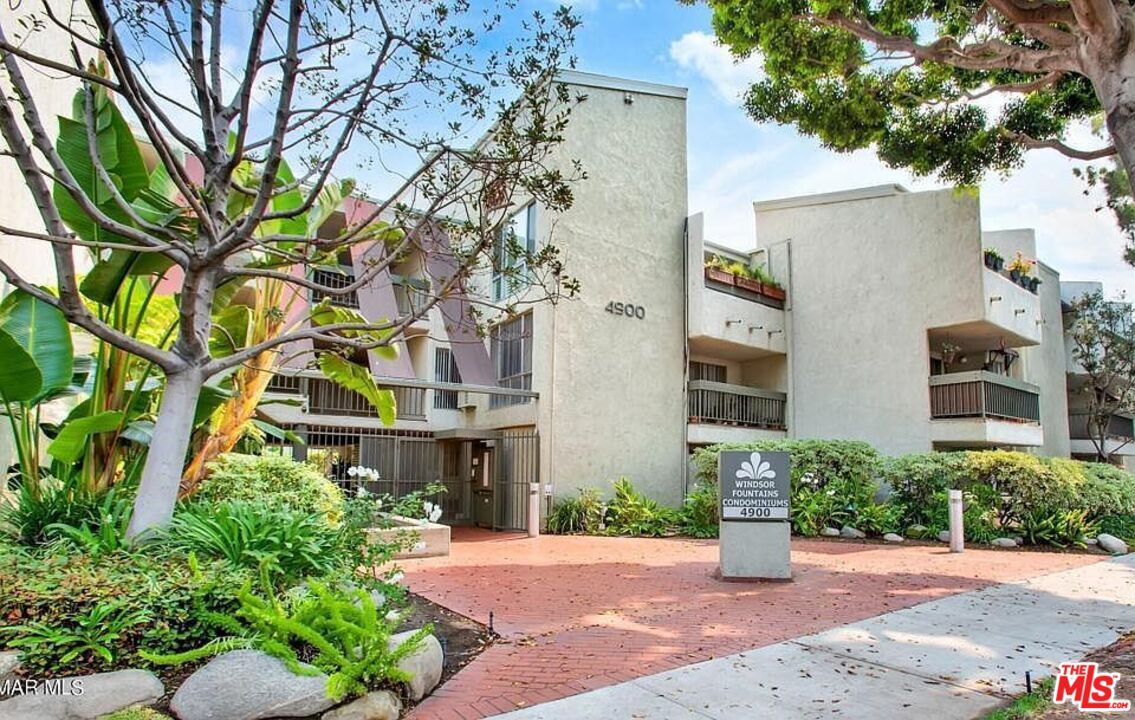 Primary Photo - 4900 Overland Ave