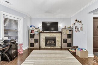 Building Photo - 5726 N Mozart St
