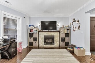 Building Photo - 5726 N Mozart St
