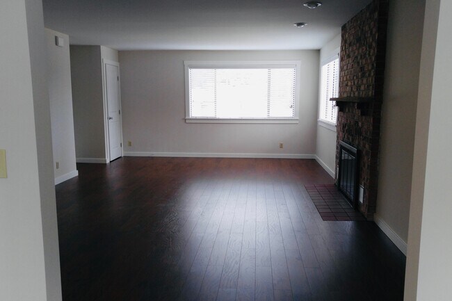 Foto del edificio - 15610 9th Ave SW